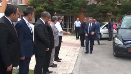 Télécharger la video: AK Parti Grup Başkanvekili İnceöz - Medine'deki Terör Saldırısı