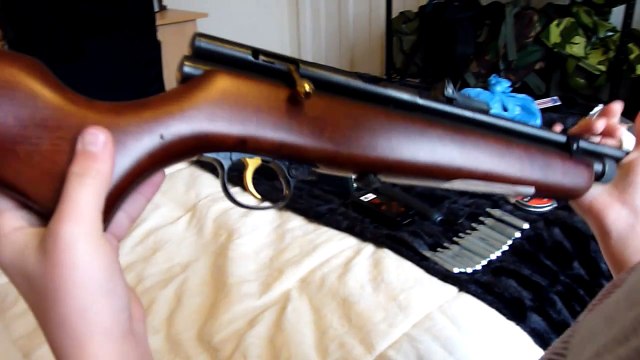 SMK QB78 DELUXE.22 (5.5MM )CALIBRE AIR RIFLE AND ATTACHMENTS