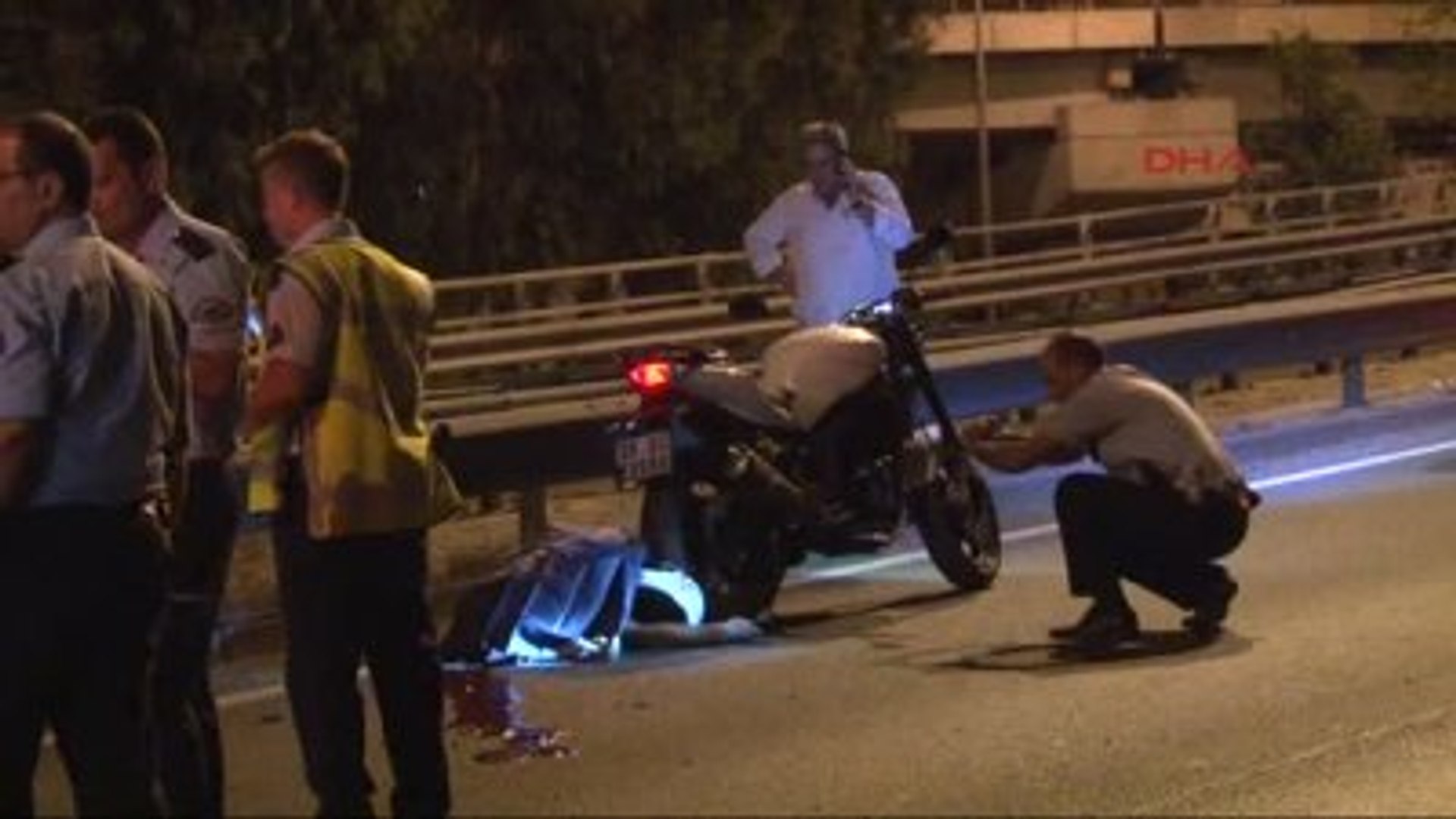 Izmir De Motosiklet Kazasi 1 Olu 1 Yarali Dailymotion Video