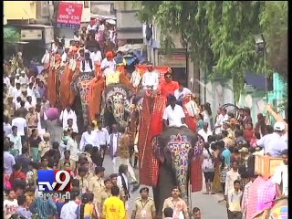 Download Video: #Rathyatra2016 : Procession comprising elephants and trucks reaches Khamasa - Tv9 Gujarati