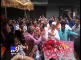 #RathYatra2016 - Muslim comminity welcomes Rathyatra procession, Ahmedabad - Tv9 Gujarati