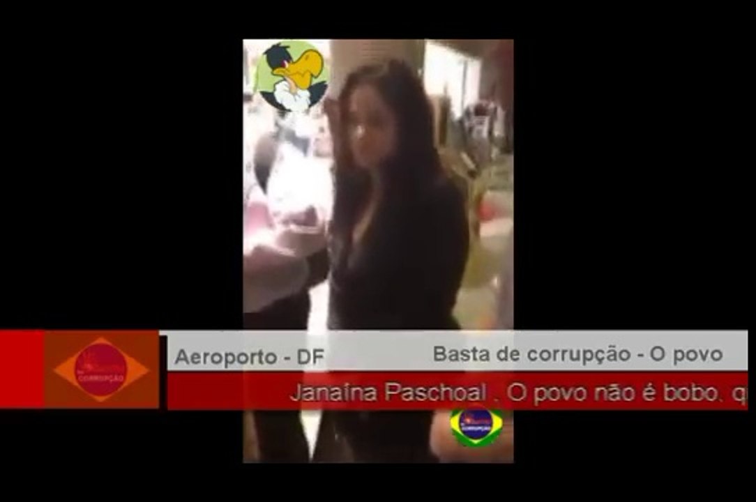 Janaína Paschoal, quase é linchada pelo povo em aeroporto no DF Impeachment é pretexto de golpe