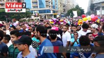 بالفيديو .. شباب يرقصون بميدان «مصطفى محمود» احتفالًا بالعيد