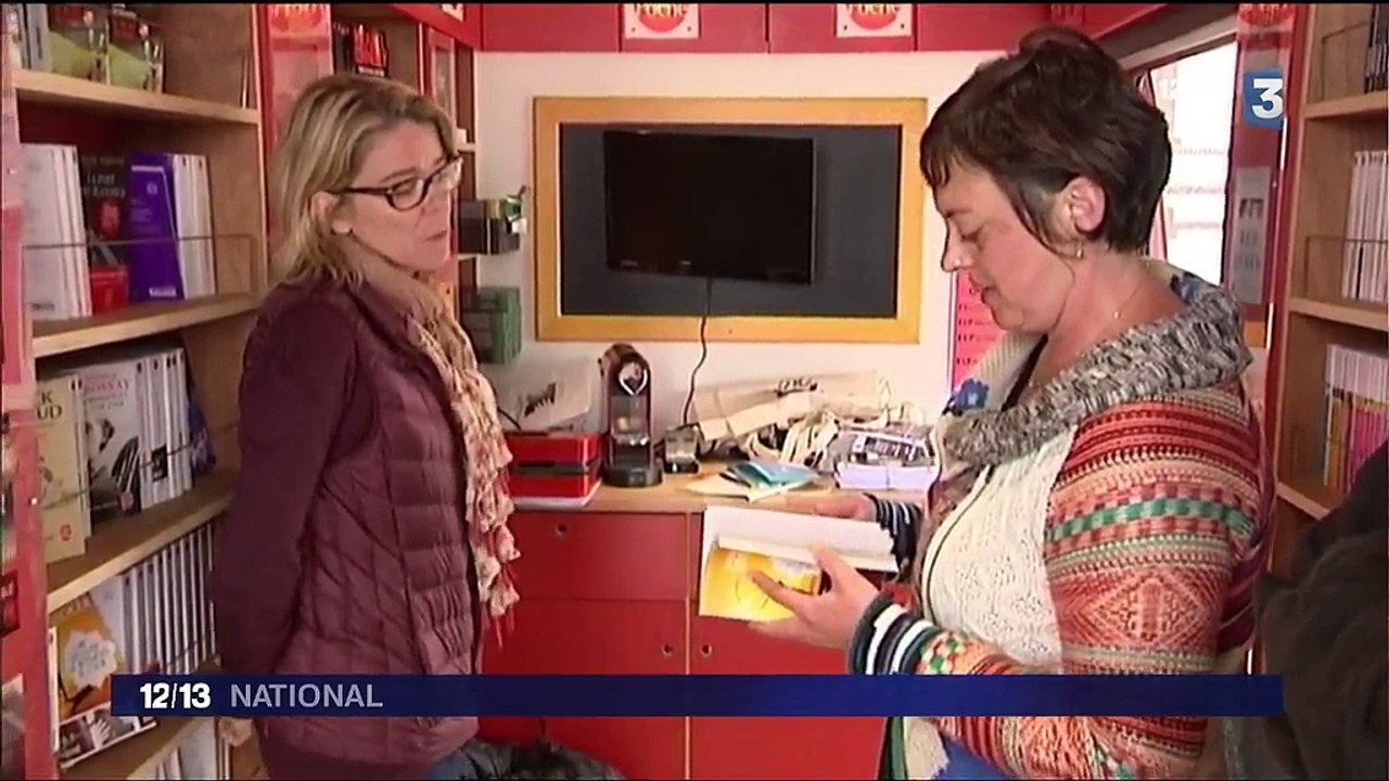 Un camion ambulant qui livre des bouquins