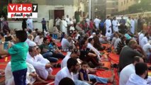 بالفيديو .. مئات الآلاف يؤدون صلاة العيد بالمحافظات