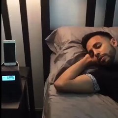 Mobile ki ring baji per is ko kia ho gia