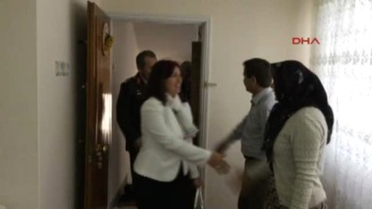 Giresun Ünye - Arşiv- Tuğgeneral Mustafa Doğru Eşi Nuran ve Kızı Berrin ile Şehit Evini Ziyaret...