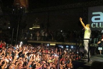 Serdar Ortaç'tan Hayranlarına Evlilik Tavsiyesi