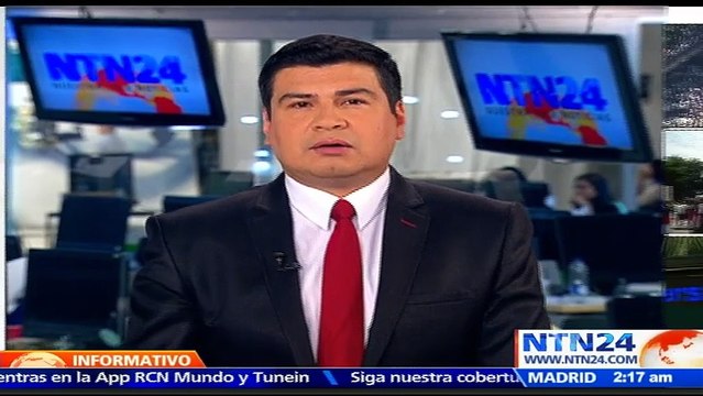 Cientos de personas rinden homenaje a los policías asesinados durante el tiroteo en Dallas