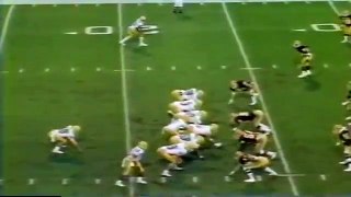 Oregon QB Tony Hargain runs for a 15 yard gain vs. ASU 11-07-1987