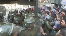 Enfrentamientos entre policias y estudiantes en Santiago de Chile