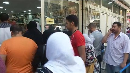 ضعف إقبال المصريين على شراء كعك العيد