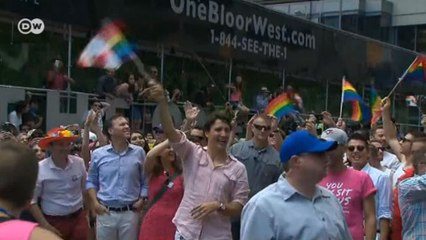 Kanada Başbakanı onur yürüyüşünde