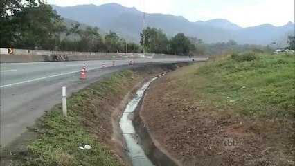 Vítimas de acidente com caminhão-tanque são enterradas no Paraná