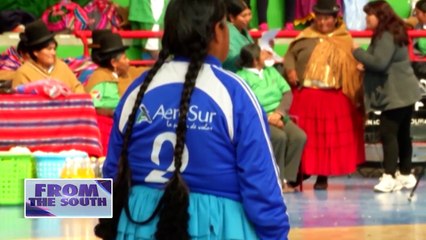 160630-BOLVIA: CHOLITA FOOTBALLERS