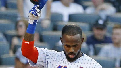 Reyes Gets Standing Ovation in Return
