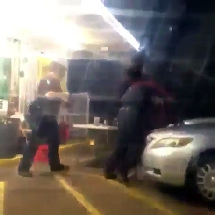 Etats-Unis : Alton Sterling, abattu par un policier à Baton rouge en Louisiane (ATTENTION IMAGES CHOQUANTES)