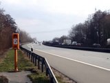 Gefahrenstelle! Polizei stoppt Verkehr auf der Autobahn1 (19.03.10)