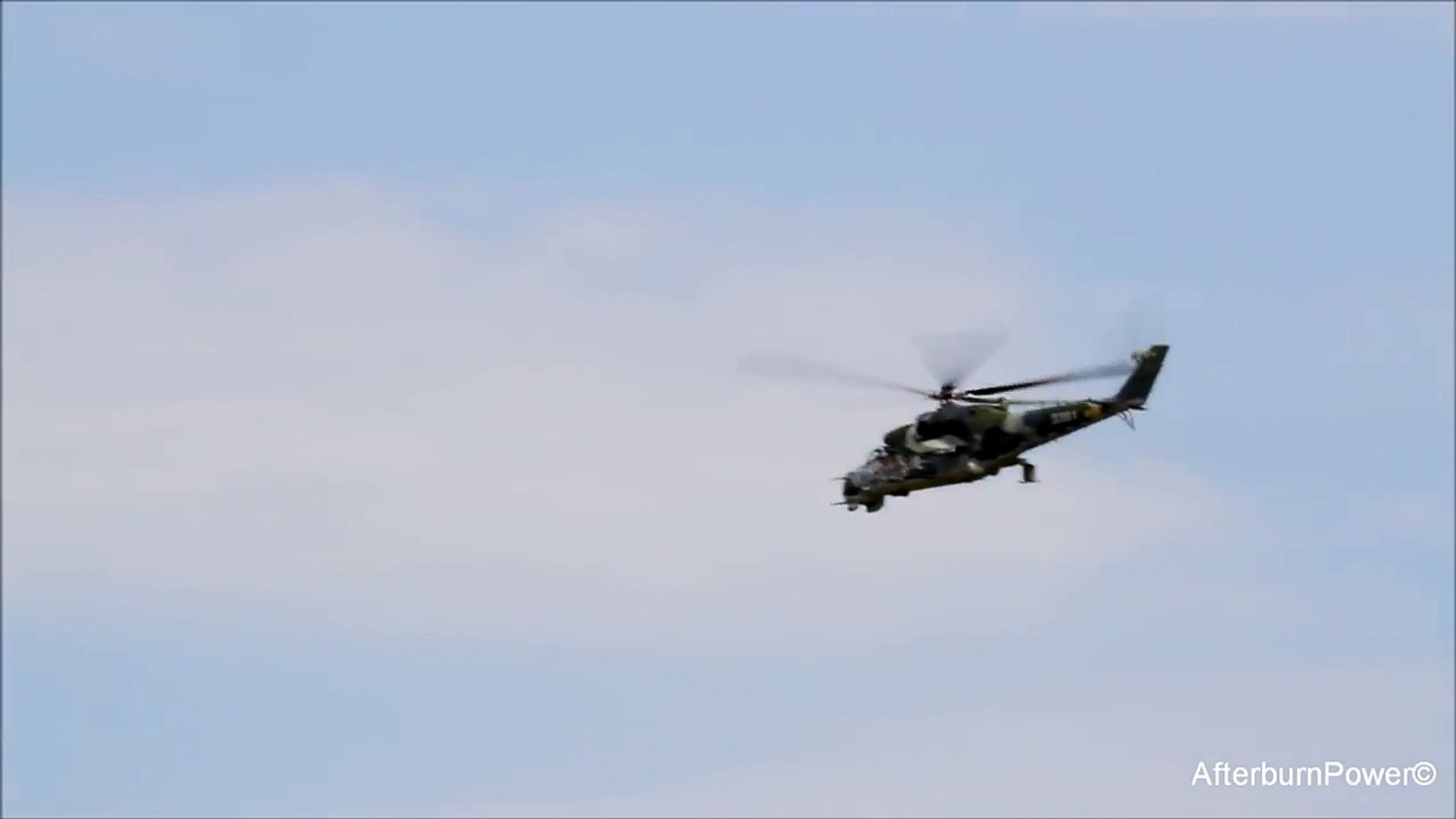 ⁣Czech Gunship Mil Mi-24 Hind part 2 - TEXEL AIRSHOW 2012