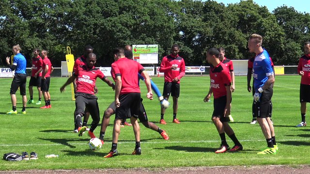 EA GUINGAMP Le stage à Sarzeau: Premiers ballons