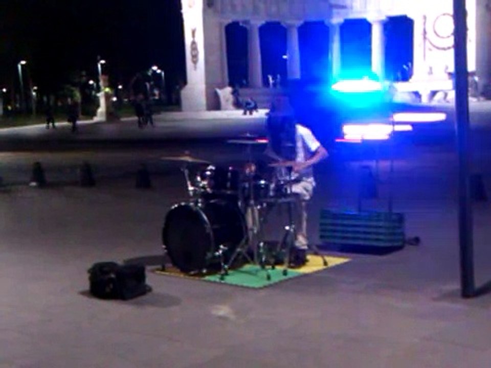 Baterista en el centro 1