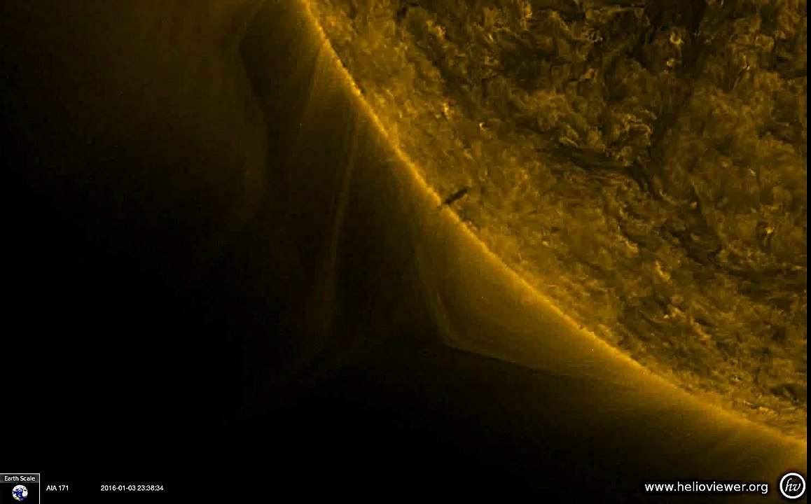 AIA 171 (2016-01-03 23:38:34 - 2016-01-04 23:08:34 UTC)