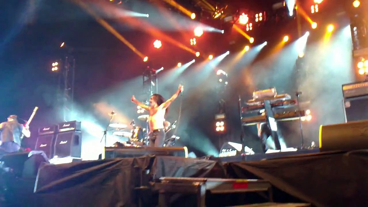 LITFIBA MILANO 22/11/2010 Fine concerto e saluti alla prima fila!! Rossy