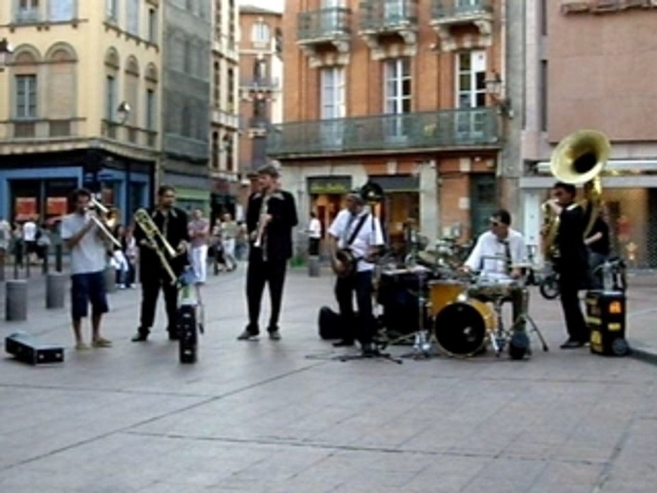 clement des FDF  improvise avec les pistons flingueurs