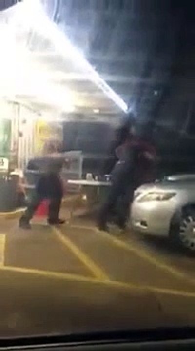 Policías matan a hombre que ya estaba sometido