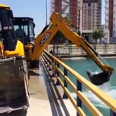 Siz hiç böyle araba yıkadınızmı