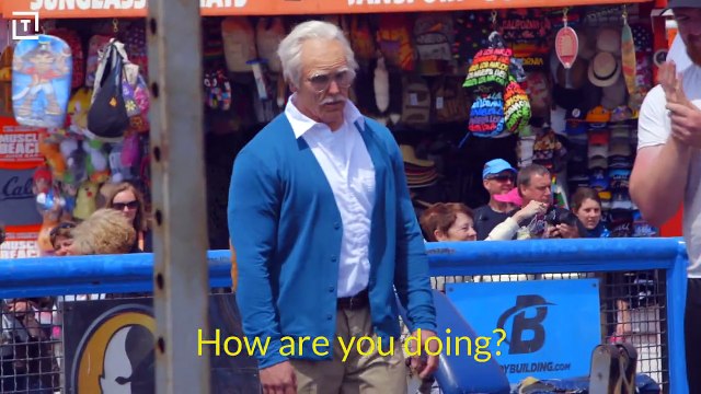 Un (faux) grand père met la misère à des haltérophiles dans la rue