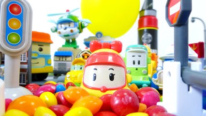 Игрушки, машинки, видео для детей! Робокар Поли и его команда празднуют день рождение города Брумс