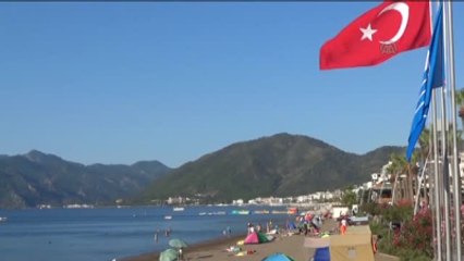 Otellerde Yer Kalmadı, Tatilciler Plajlarda Kalıyor