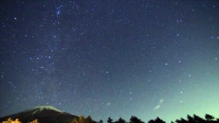 富士山とカシオペヤ座＆北斗七星 Time lapse(2011-12-19)