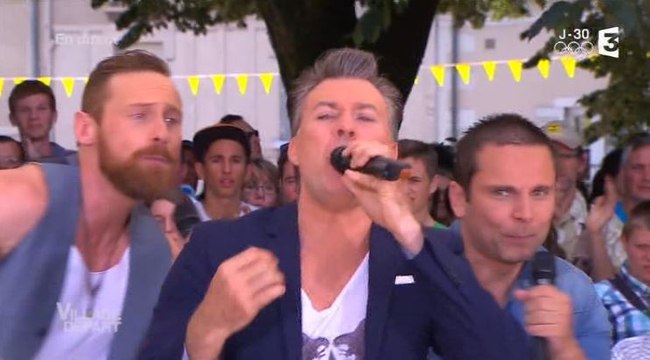 Village Départ : Allan Théo, Franck des 2be3 et Chris des G-Squad enchainent les tubes (vidéo)