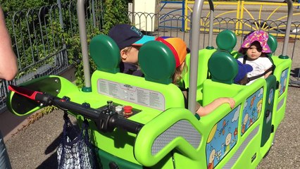 Une première en France ! Une poussette électrique pour les enfants des crèches d'Annecy-le-Vieux.