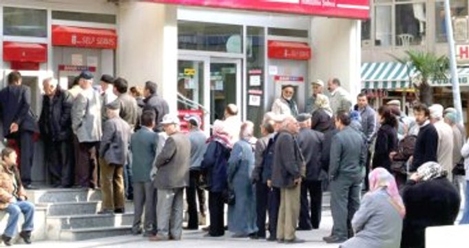 Bankalar Emekli Promosyon Ödemeleri İçin Yarışıyor