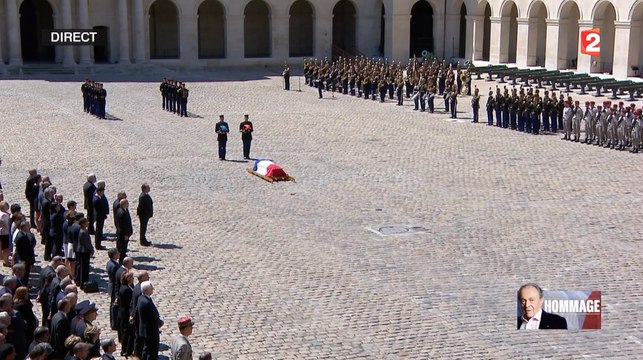 Les images de l'hommage à Michel Rocard aux Invalides