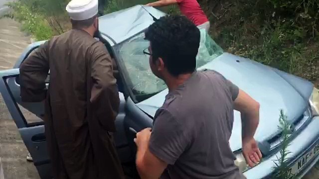 TERS YÖNE GİREN OTOMOBİL YOLCU OTOBÜSÜ İLE ÇARPIŞTI; 1 ÖLÜ 1 AĞIR YARALI