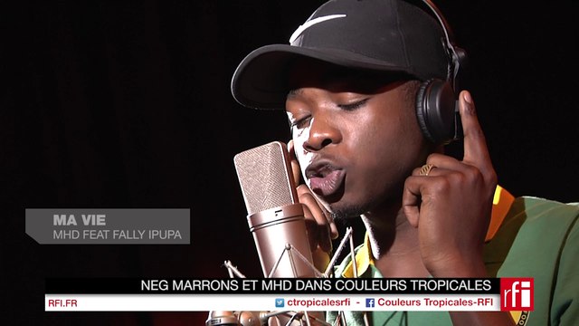 Le rappeur MHD et les Neg Marrons au micro de Claudy Siar - Couleurs tropicales