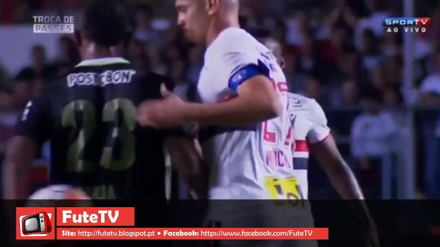 Maicon foi expulso e São Paulo perdeu para a Copa Libertadores