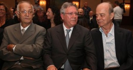 Aziz Yıldırım, Turgay Şeren'e El Ele Tutuşurken Çekildikleri Fotoğrafla Veda Etti