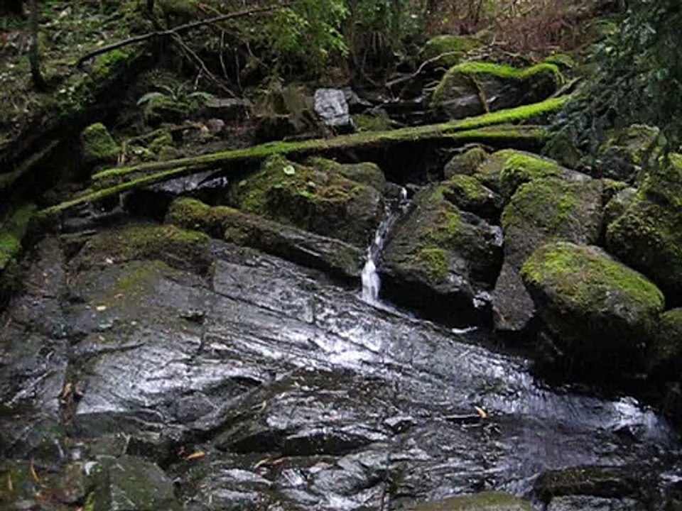 lake 22 waterfall 2