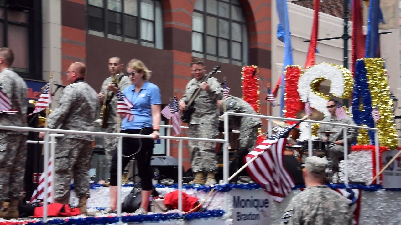 parade 3