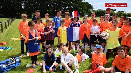 Carhaix. Les jeunes footballeurs à fond derrière les Bleus