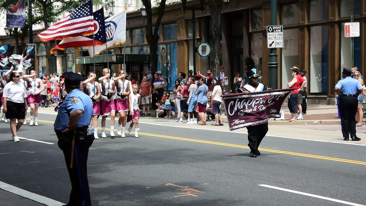 parade 8