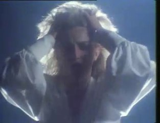 Esta música me lembra algo que gostaria de ter esquecido!!! Linda.!!!