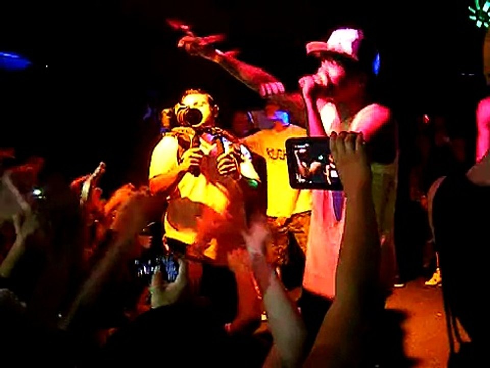 Dizzy Wright - Cant Trust'em ( LIVE ) Part 1