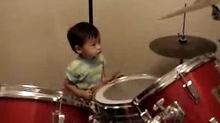 Howard Wong - 23 months old drummer.flv