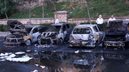 Kağıthane'de Kundaklanan 17 Araç Alev Alev Yandı